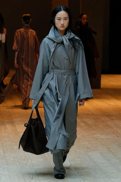 Look 29